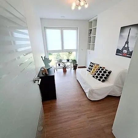 Spacious 3 Bedrooms With Garden View-cap1 Apartment *