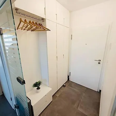 Spacious 3 Bedrooms With Garden View-cap1 Kehlen