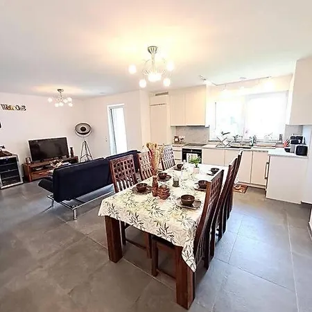 Apartment Spacious 3 Bedrooms With Garden View-cap1 *