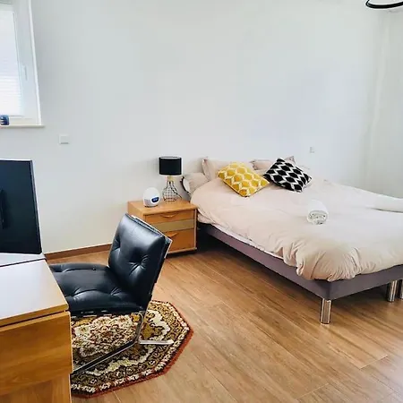 Apartment Spacious 3 Bedrooms With Garden View-cap1