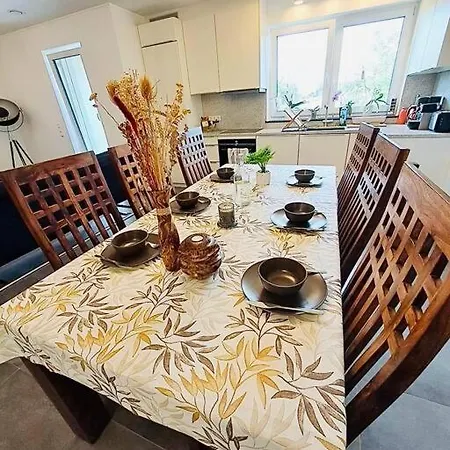 Apartment Spacious 3 Bedrooms With Garden View-cap1 *