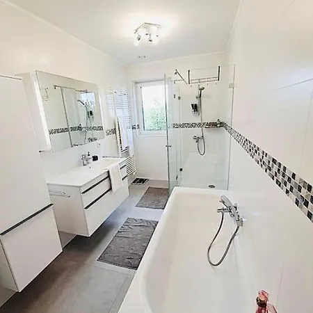 Spacious 3 Bedrooms With Garden View-cap1 Apartment *