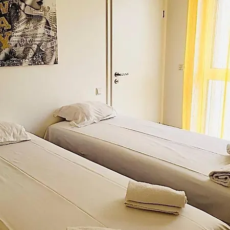 Spacious 3 Bedrooms With Garden View-cap1